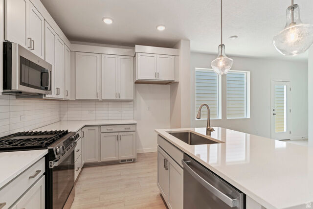 Property Photo: 4821 W Pocosin Ct 751 UT 84003