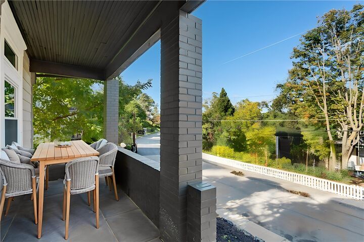 Property Photo:  2033 Plainview Ave  PA 15226