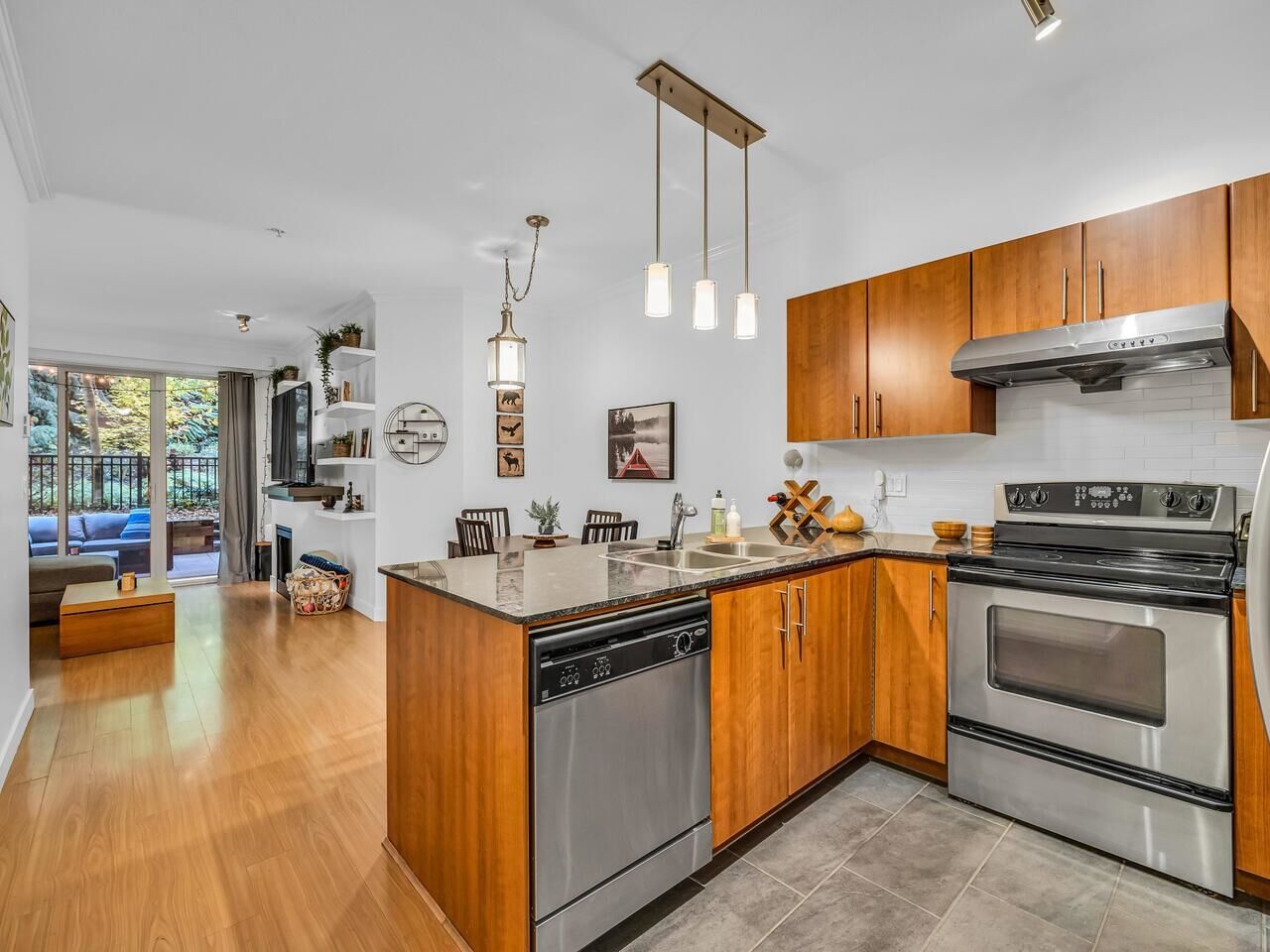 Property Photo: 1633 Mackay Avenue 119 BC V7P 0A2