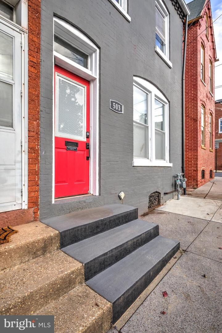 Property Photo:  503 W Vine  PA 17603 