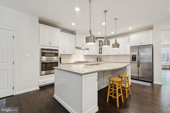 Property Photo:  42822 Edgegrove Heights Terrace  VA 20148 