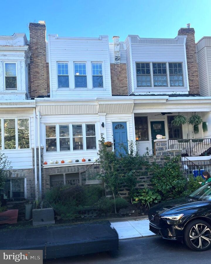 881 N Beechwood Street  Philadelphia PA 19130 photo