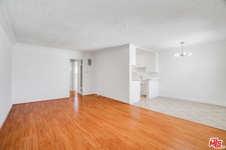 Property Photo: 7548 Hampton Ave CA 90046
