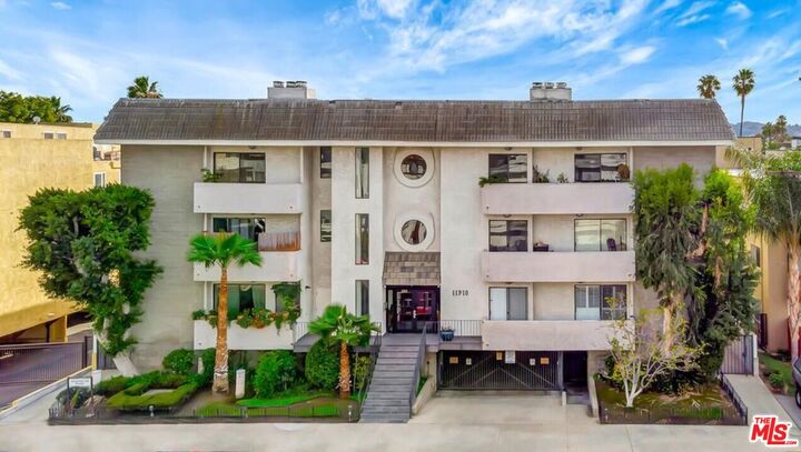 Property Photo:  11910 Weddington St  CA 91607