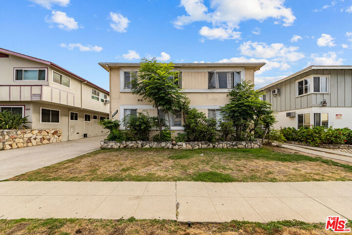 8536 Saturn St  Los Angeles CA 90035 photo