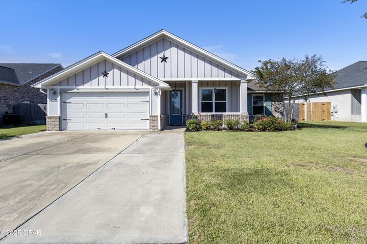 Property Photo: 3695 Cedar Park Drive FL 32404