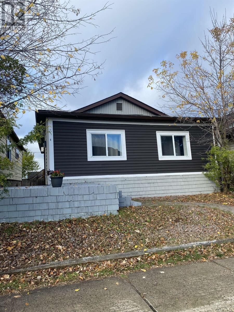Property Photo:  4 Sixth Ave S  ON P9N 2B5