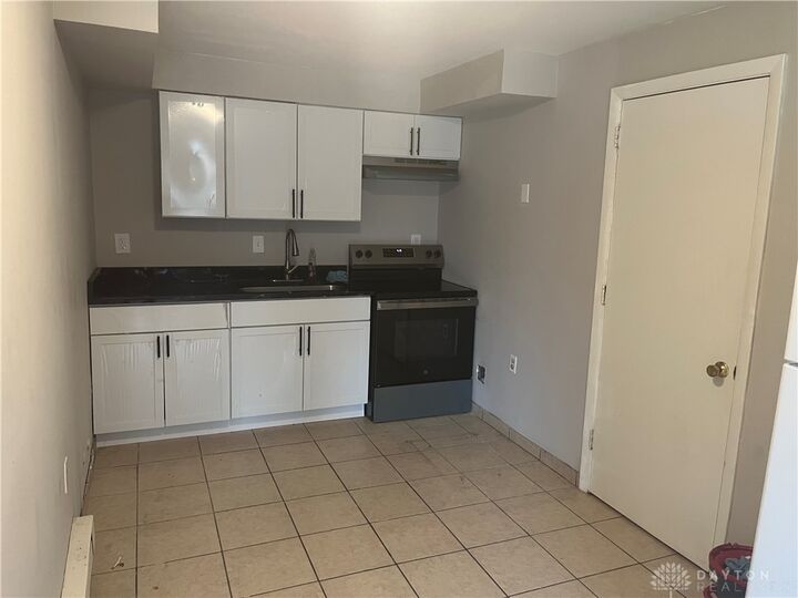 Property Photo: 445 Hunter Avenue 2,3,5,6 OH 45404