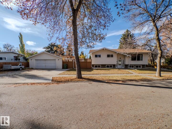 11 Falcon Crescent  St. Albert AB T8N 1T9 photo