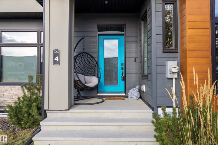 Property Photo: 4 Fosbury Link AB T8B 0B3