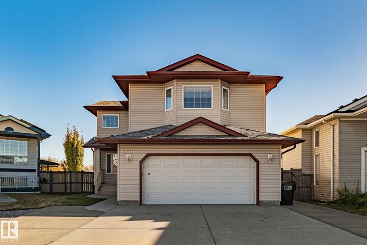 Photo de la propriété: 15211 44 Street NW AB T5Y 3C4