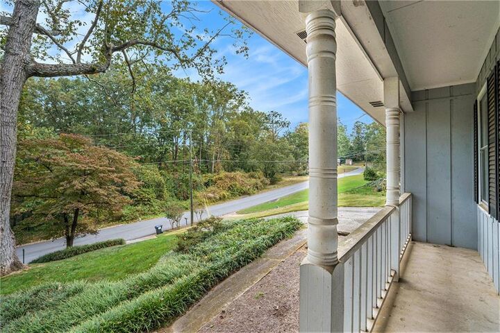 Property Photo:  4304 Lindsey Way NE  GA 30075