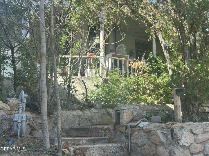 Property Photo: 1207 N Kansas Street TX 79902
