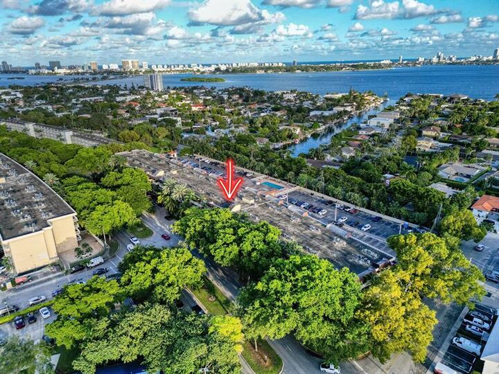 Property Photo: 1800 Sans Souci Blvd 304 FL 33181
