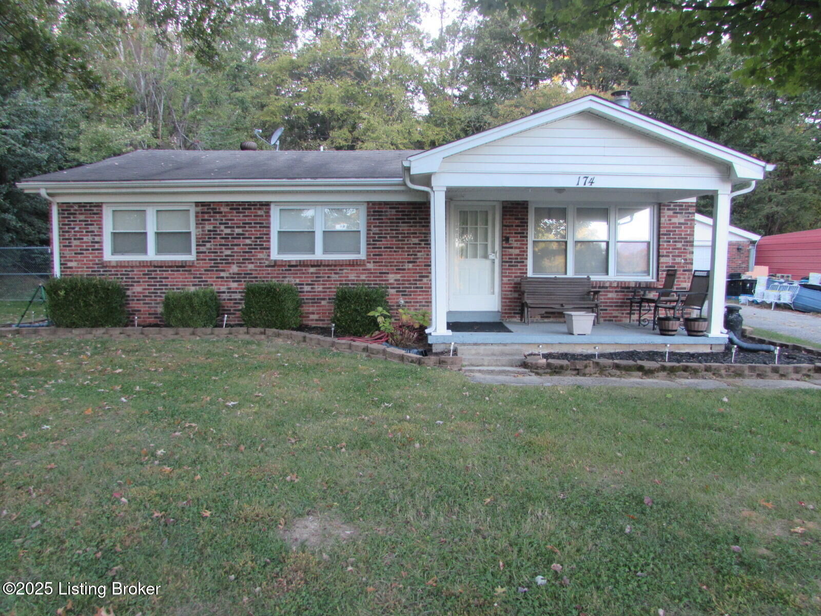 Property Photo: 174 W Joyce Ln KY 40109