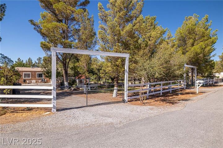 Property Photo:  700 Cynthia Street  NV 89048 