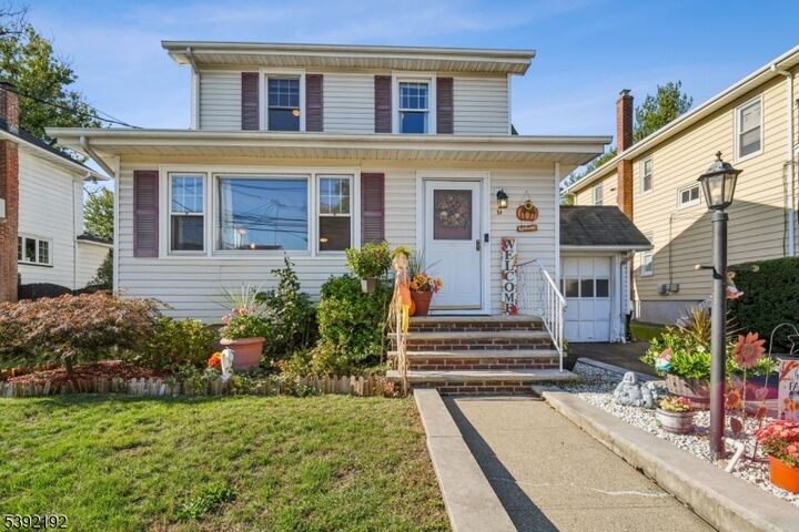 31 Chestnut St  Rochelle Park Twp. NJ 07662 photo