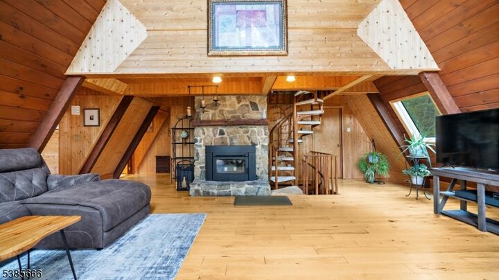 Property Photo: 658 Winding Brook Ln NJ 07830