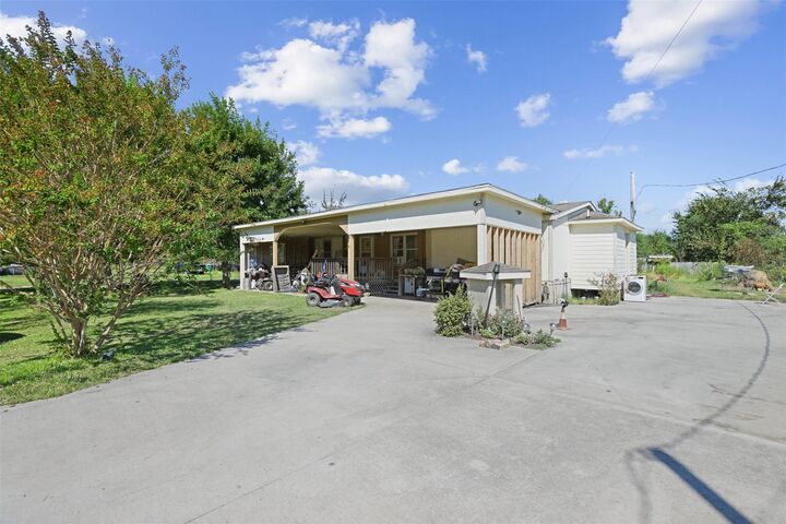 Property Photo:  3805 Danek Road  TX 77532 