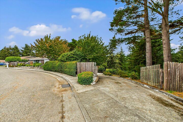 Property Photo: 499 Gatliff Avenue CA 95503