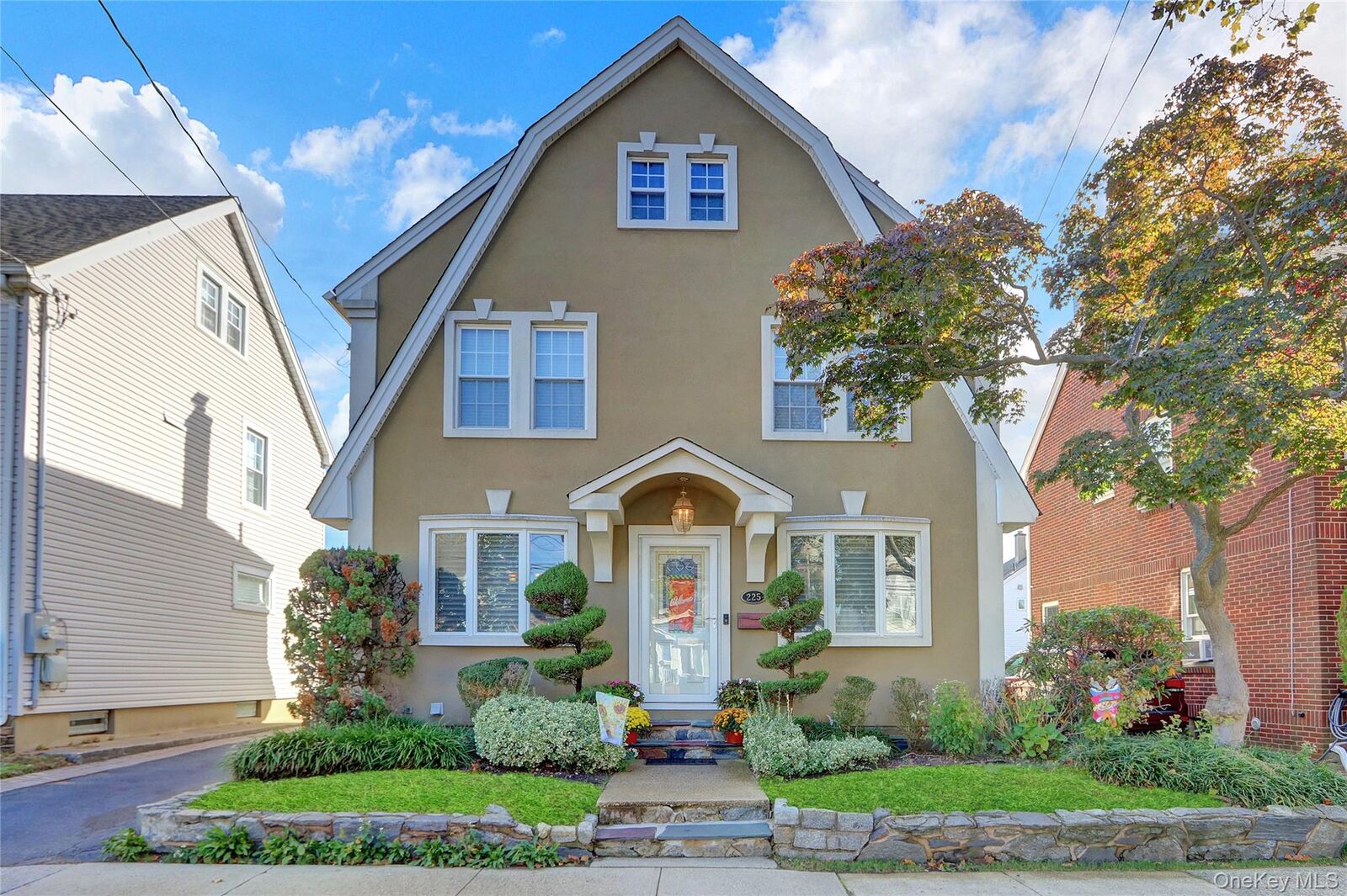 Property Photo:  225 Park Avenue  NY 11596 