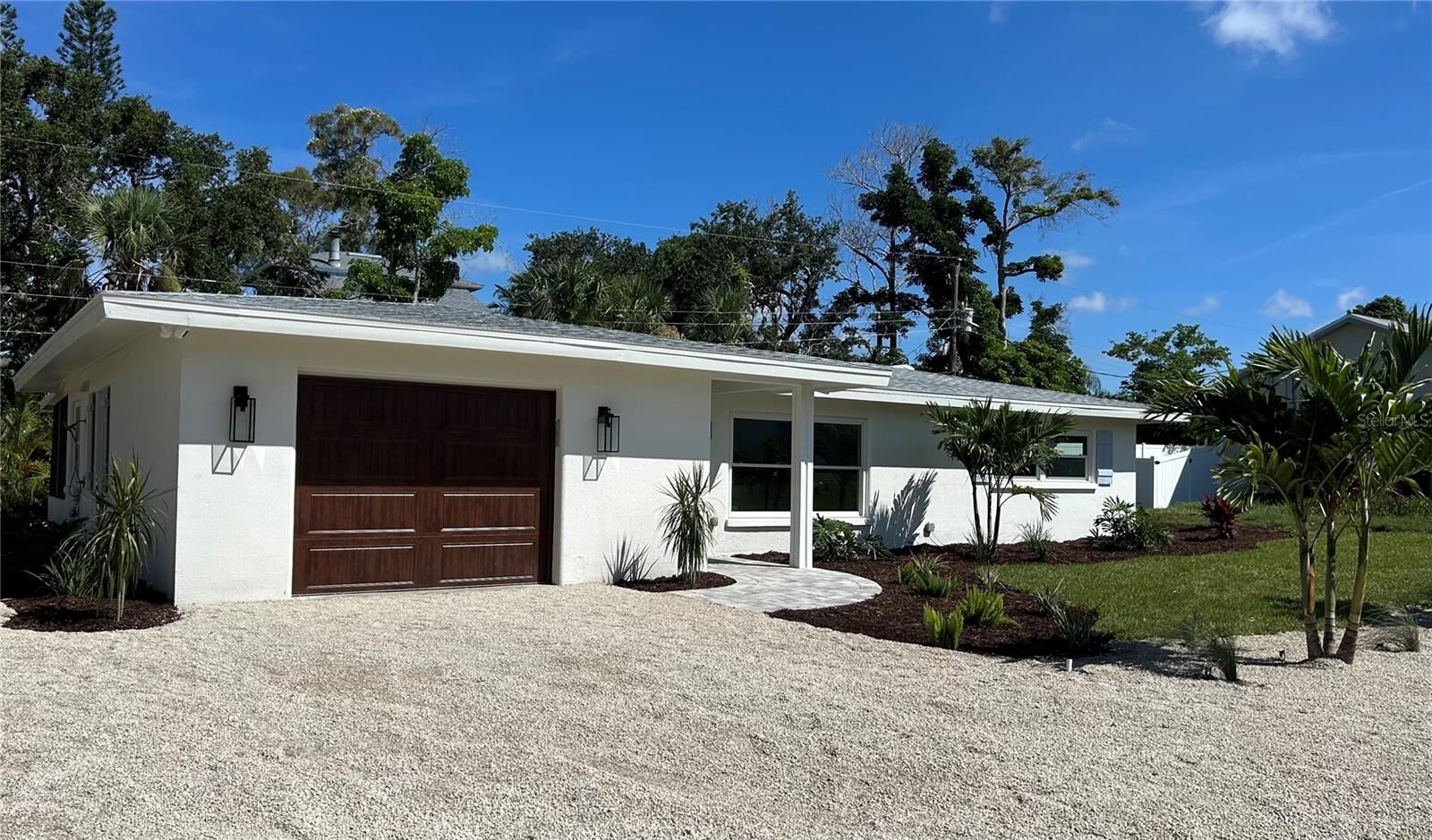 Property Photo: 1625 Idle Lane FL 34231