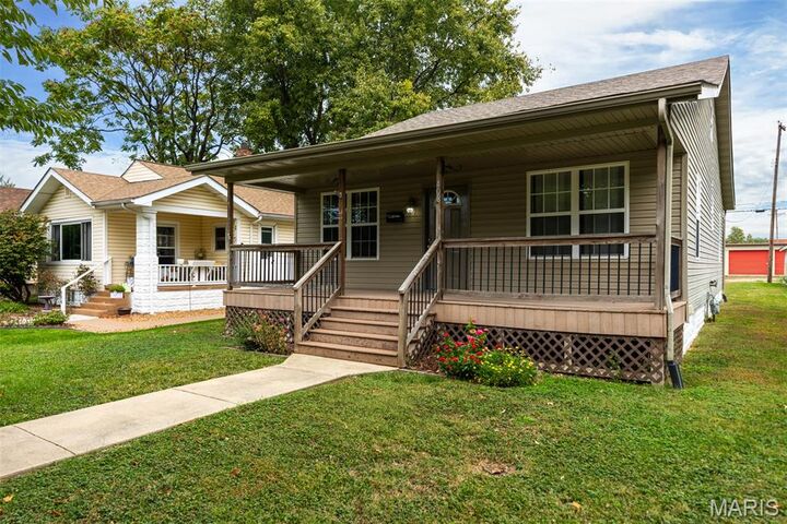 Property Photo:  408 Cherry Street  IL 62025 