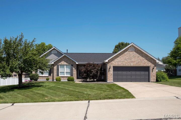 5070 Douglas Park Drive  St Peters MO 63304 photo