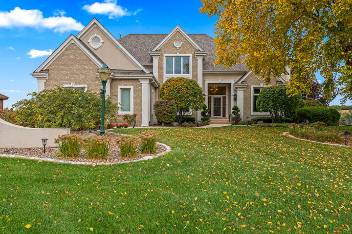 Property Photo:  1800 E Juniper Way  WI 53029 