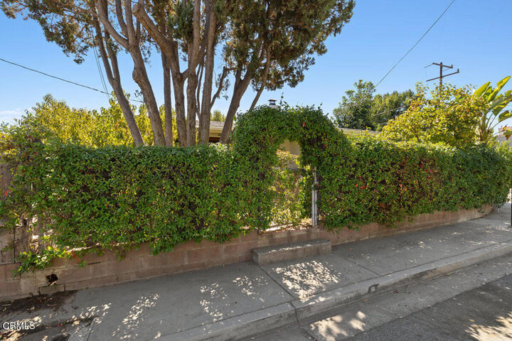 Property Photo:  386 Larmier Avenue  CA 93022