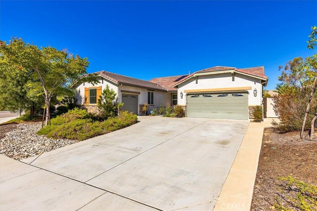 Property Photo:  23346 Platinum  CA 92595