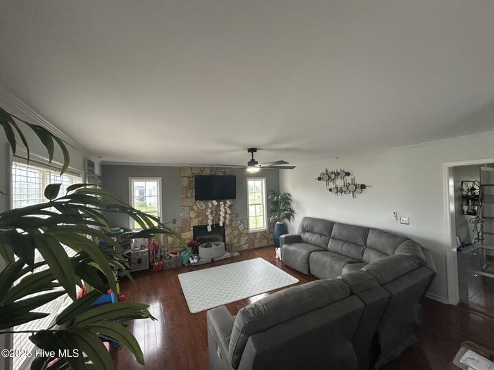 Property Photo: 303 Queenswood Boulevard NC 27909
