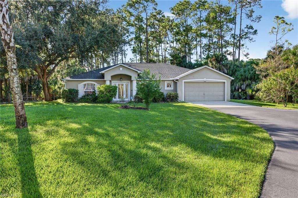 Property Photo: 1741 17th St SW FL 34117
