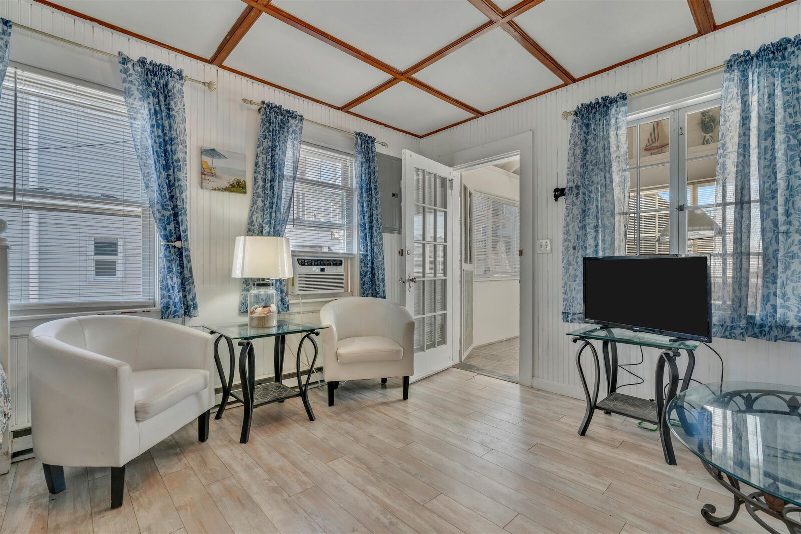 Property Photo:  17 Johnson Avenue  NH 03290-4906 