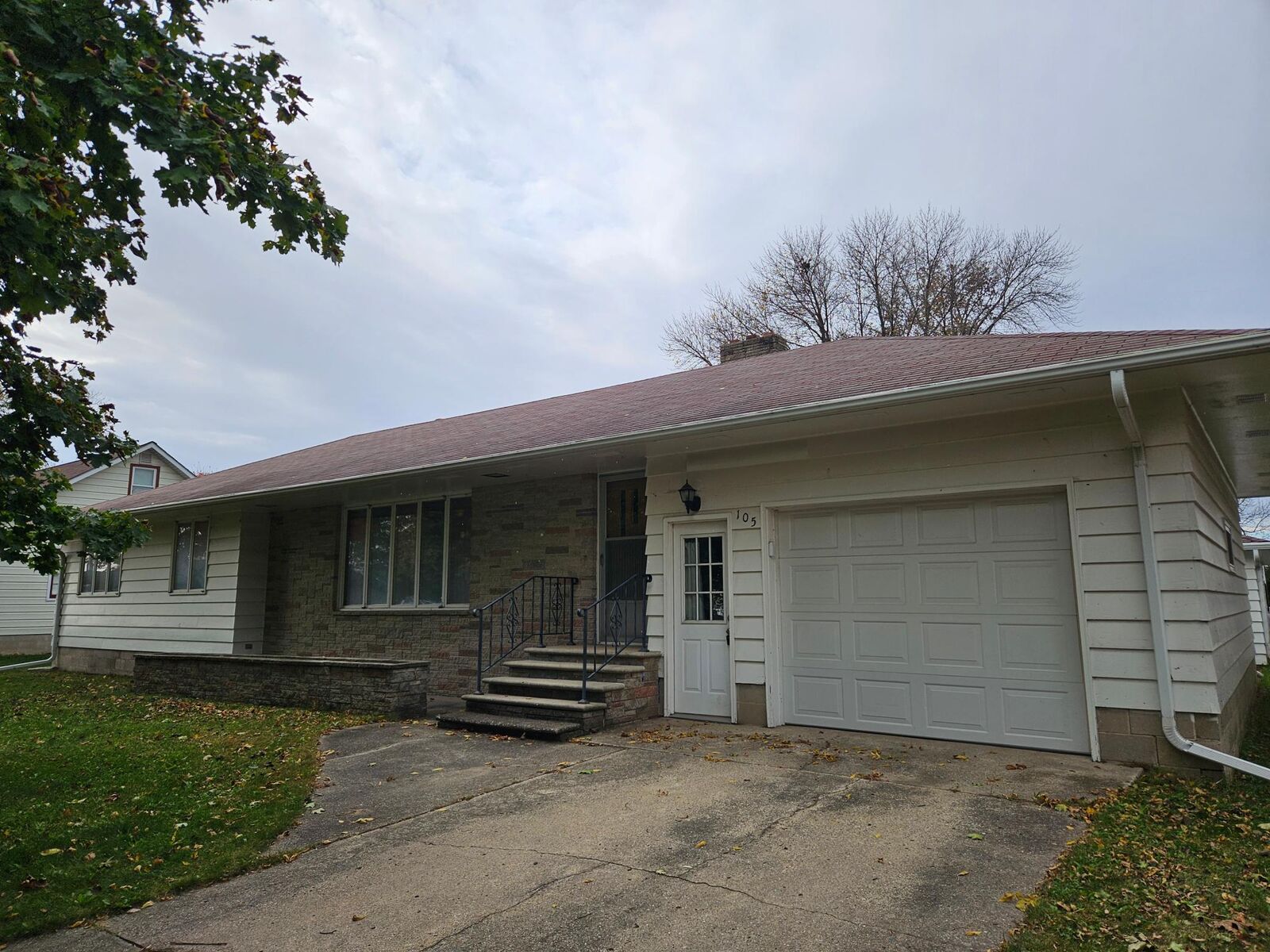 Property Photo:  105 Robert Street  MN 56325 