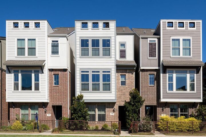 Property Photo:  1008 Manacor Lane  TX 75212 