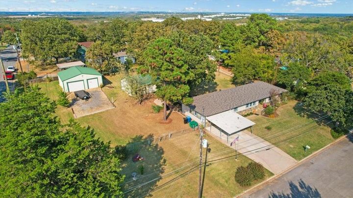 Property Photo:  2705 W Washington Street  TX 75020