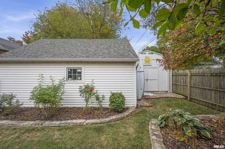 Property Photo:  604 W Forrest Hill Avenue  IL 61604 