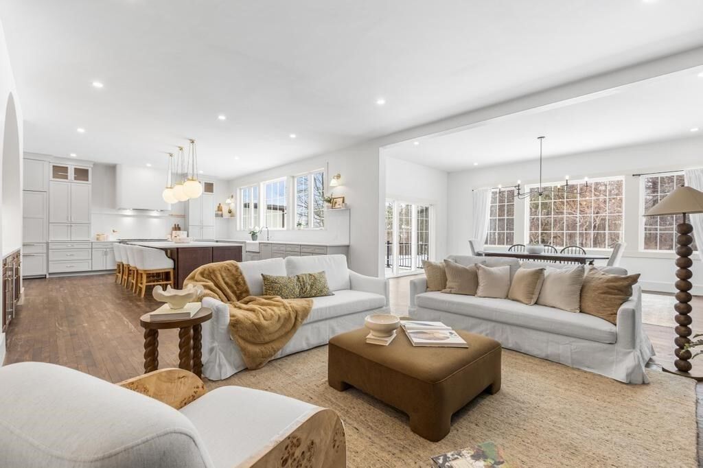 Property Photo:  31 Porter Rd  MA 01810 