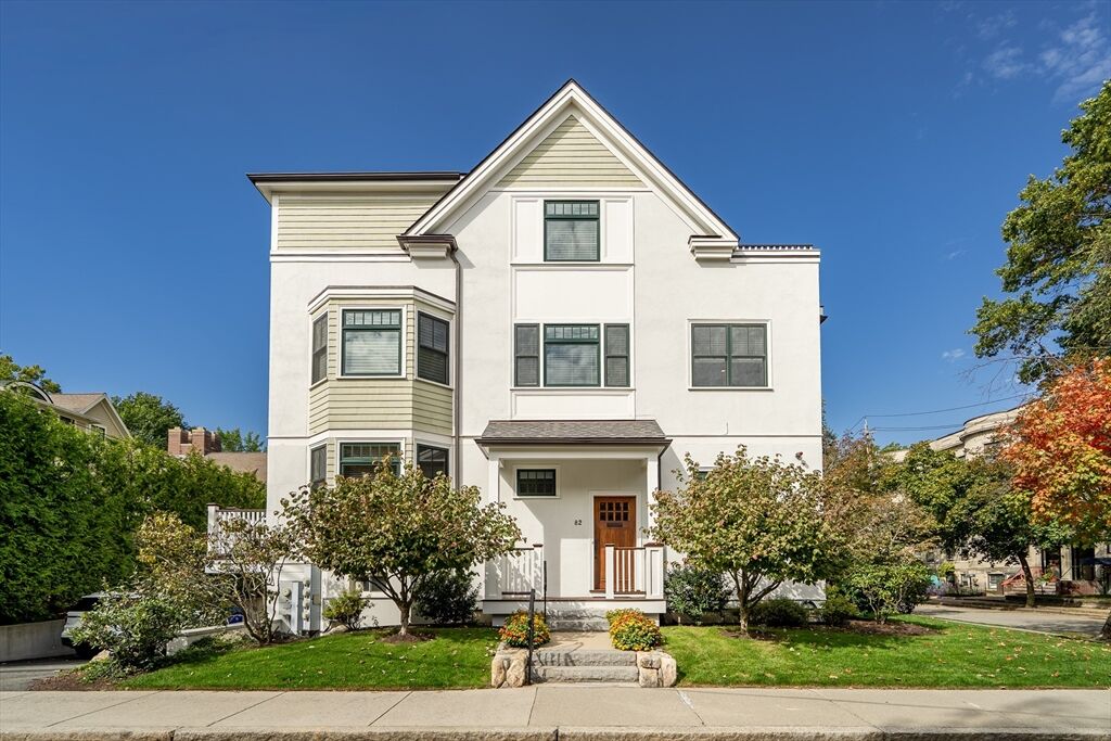 Property Photo: 82 Green St 82 MA 02446