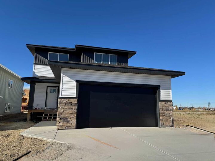 38 Tagish Avenue  Red Deer AB T4P 0Y7 photo