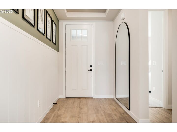 Property Photo: 354 W Maple St WA 98671