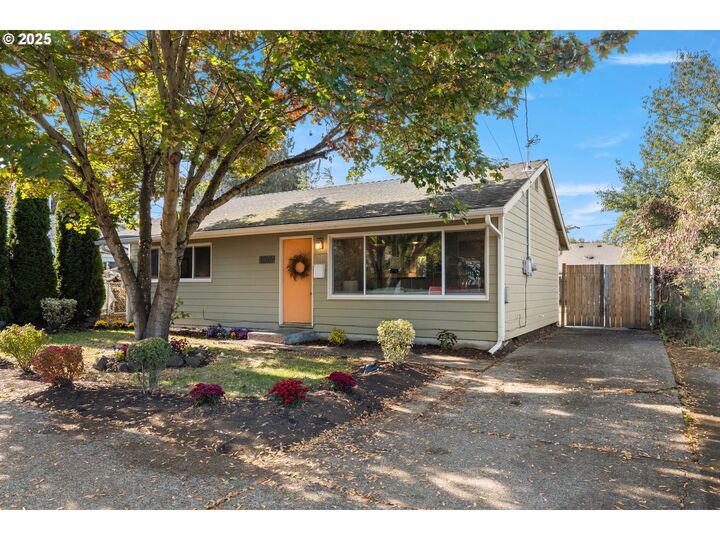 Property Photo: 9313 N Hodge Ave OR 97203