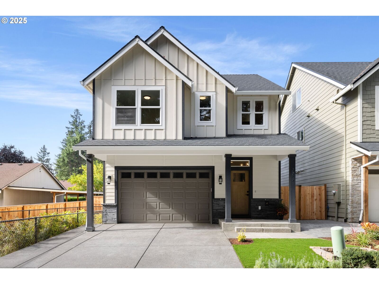 Property Photo: 7704 SW Layton Ln OR 97224