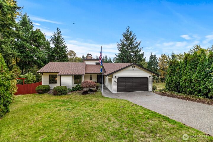 Property Photo: 200 SW 327th Place WA 98023