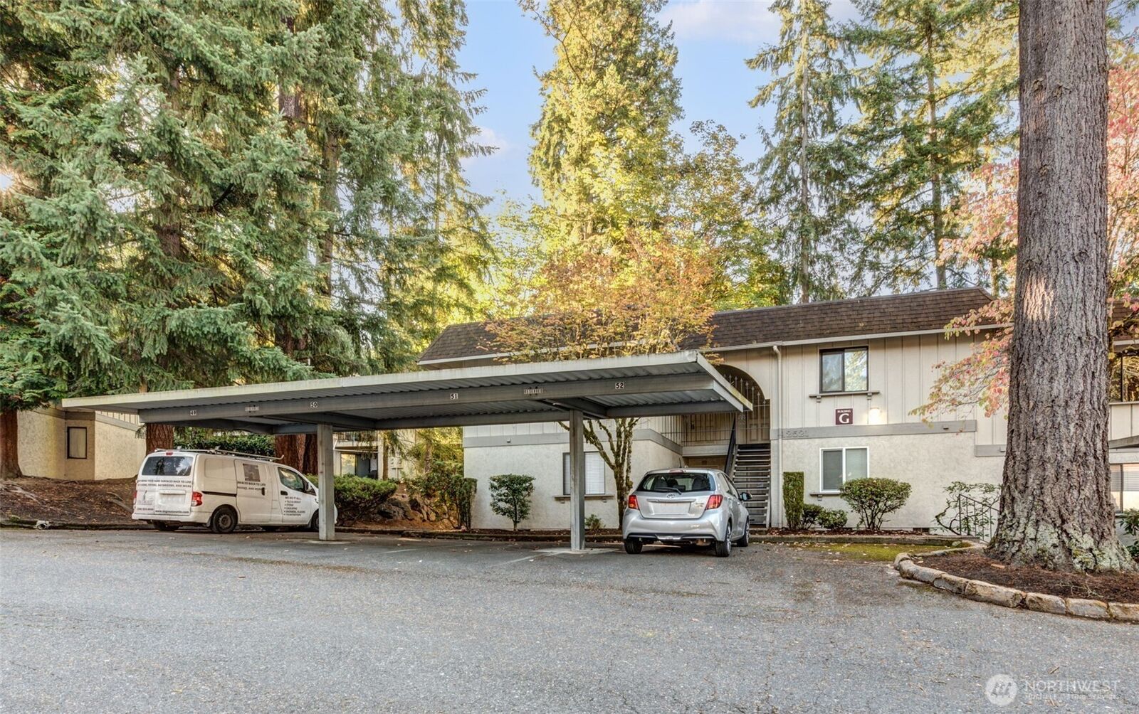 Property Photo: 12521 NE 117th Place G2 WA 98034