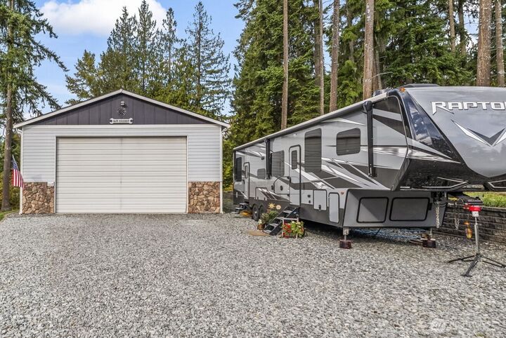 Property Photo:  805  293rd Street E  WA 98580