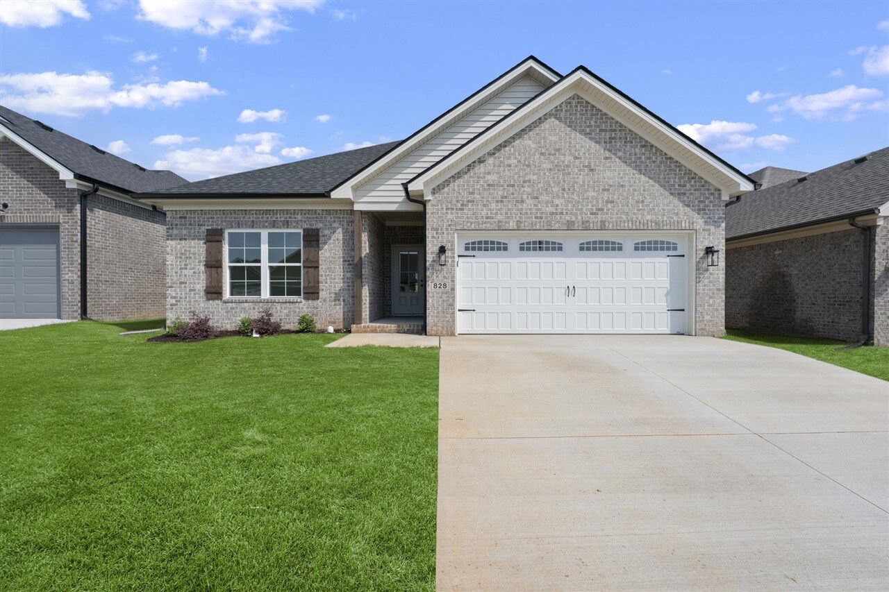 Property Photo: 828 Shelldrake Court KY 42101