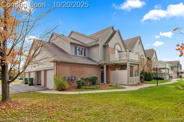 Property Photo: 15705 Parkway Lane MI 48195