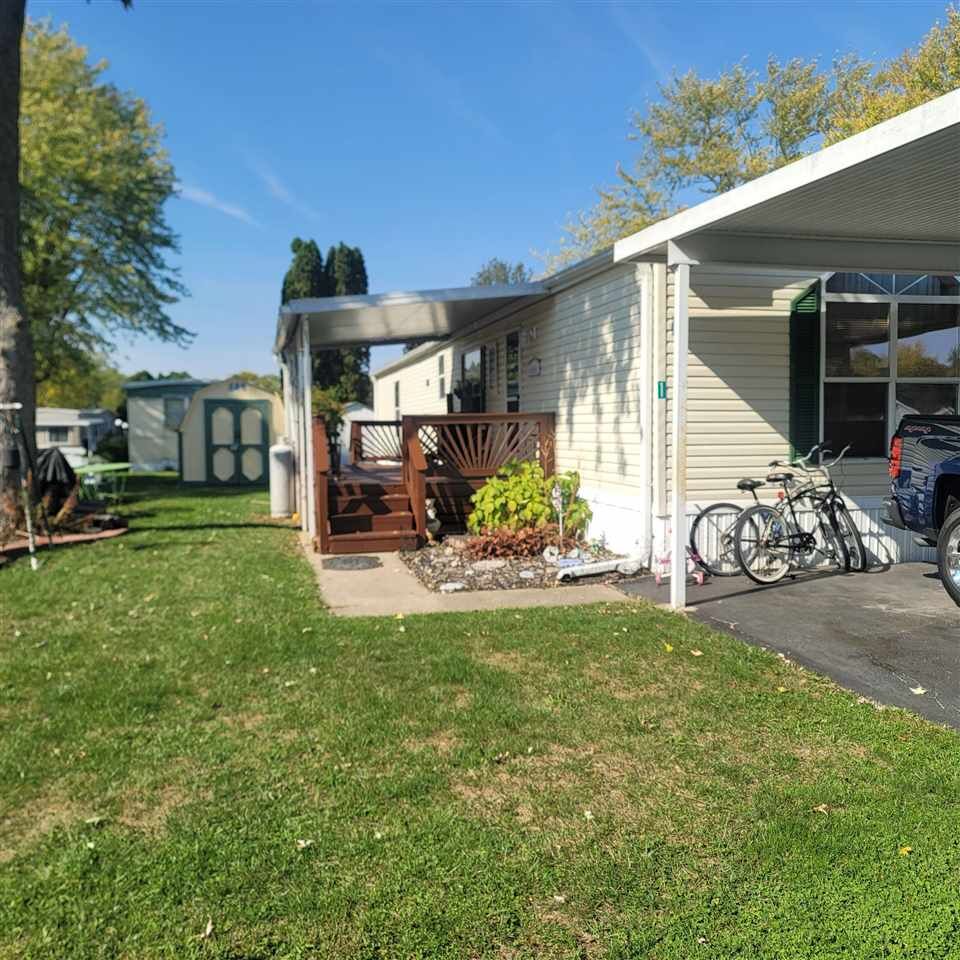 Property Photo:  1 Cedar Court  IN 47374 